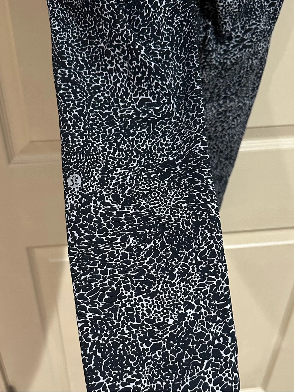 Lululemon Fast and Free Tight Black & White Printed High-Rise Leggings